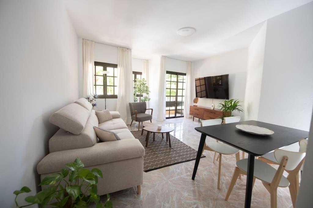 Comfortable Centric Apartment Steps From The Beach Gran Tarajal Esterno foto